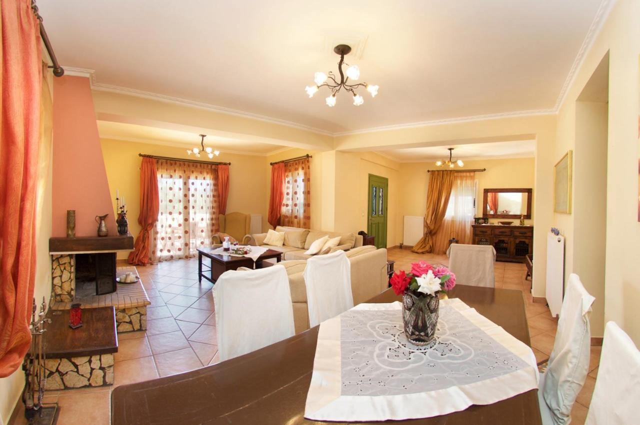 Iliachtides Villas Karavomylos Room photo